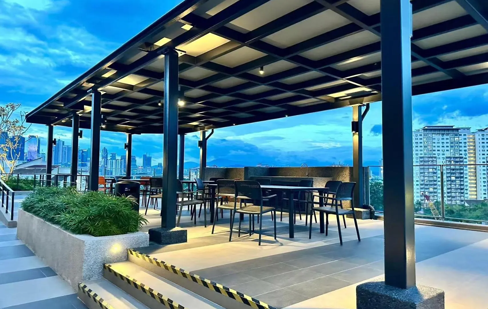 Sunway Velocity Two, Kuala Lumpur By De Harlequins Suite 0*,